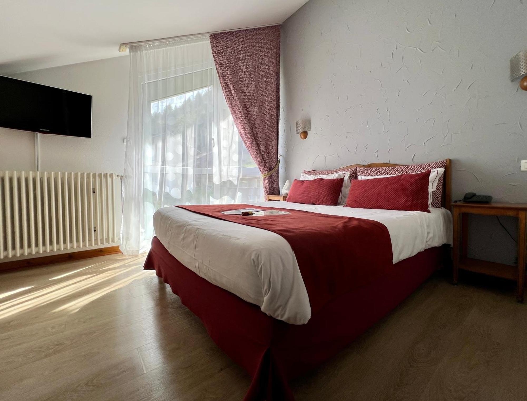 Logis Hotel, Chalets Et Restaurant Les Chatelmines La Bresse Zewnętrze zdjęcie